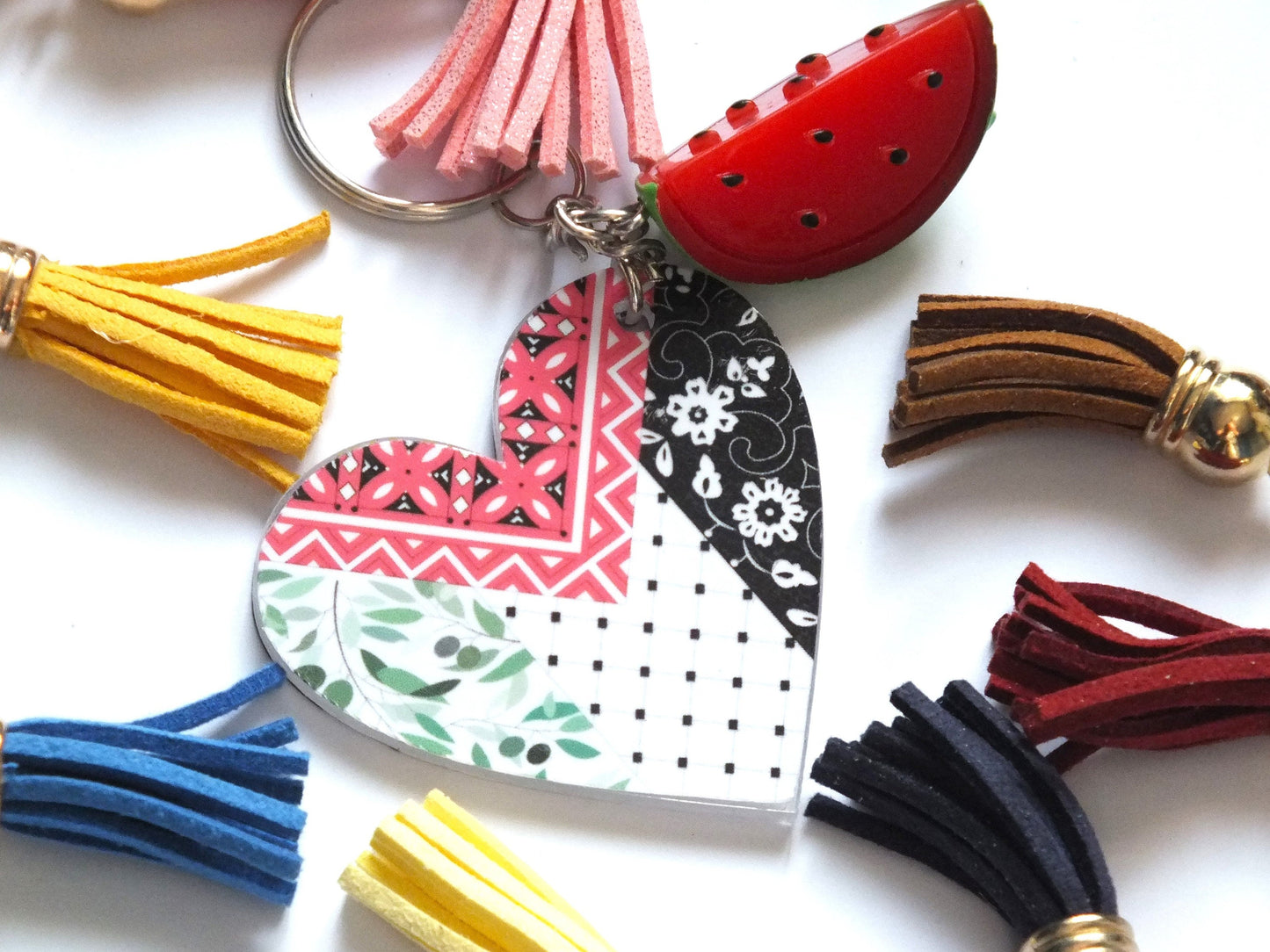 Palestinian Flag Keychain - Activist Keychain – Palestine Heart in Keffiyeh Print + 3D Watermelon Enamel Charms