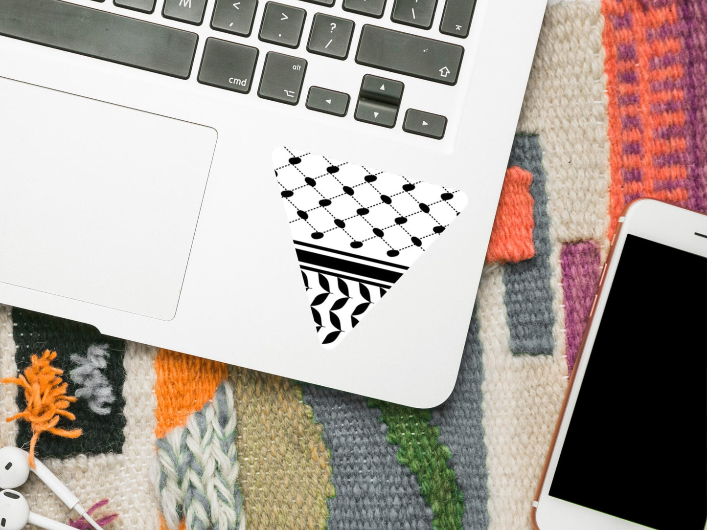 Glossy Vinyl Keffiyeh Protest Sticker – Durable Cultural Symbol for Car Bumper, iPad, Journal – Free Palestine Design - Gaza Heritage Decal
