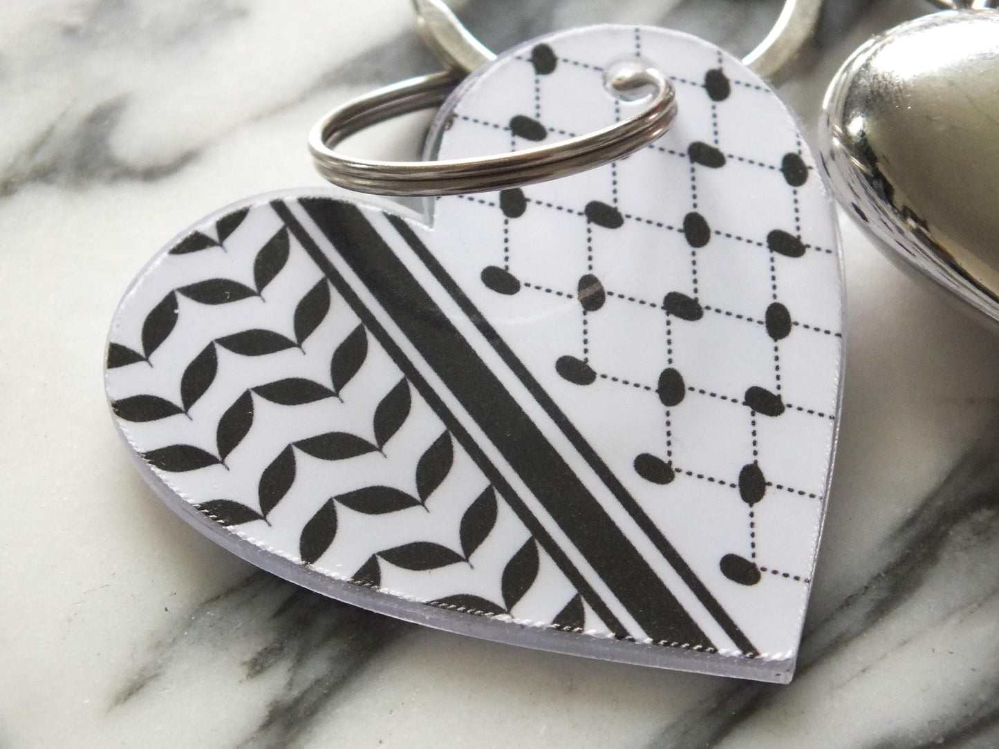 Chrome Love Heart Keychain for Pro Palestinian Activist - Keffiyeh Pattern + Watermelon Enamel Charm – Gift for Supporters and Activists