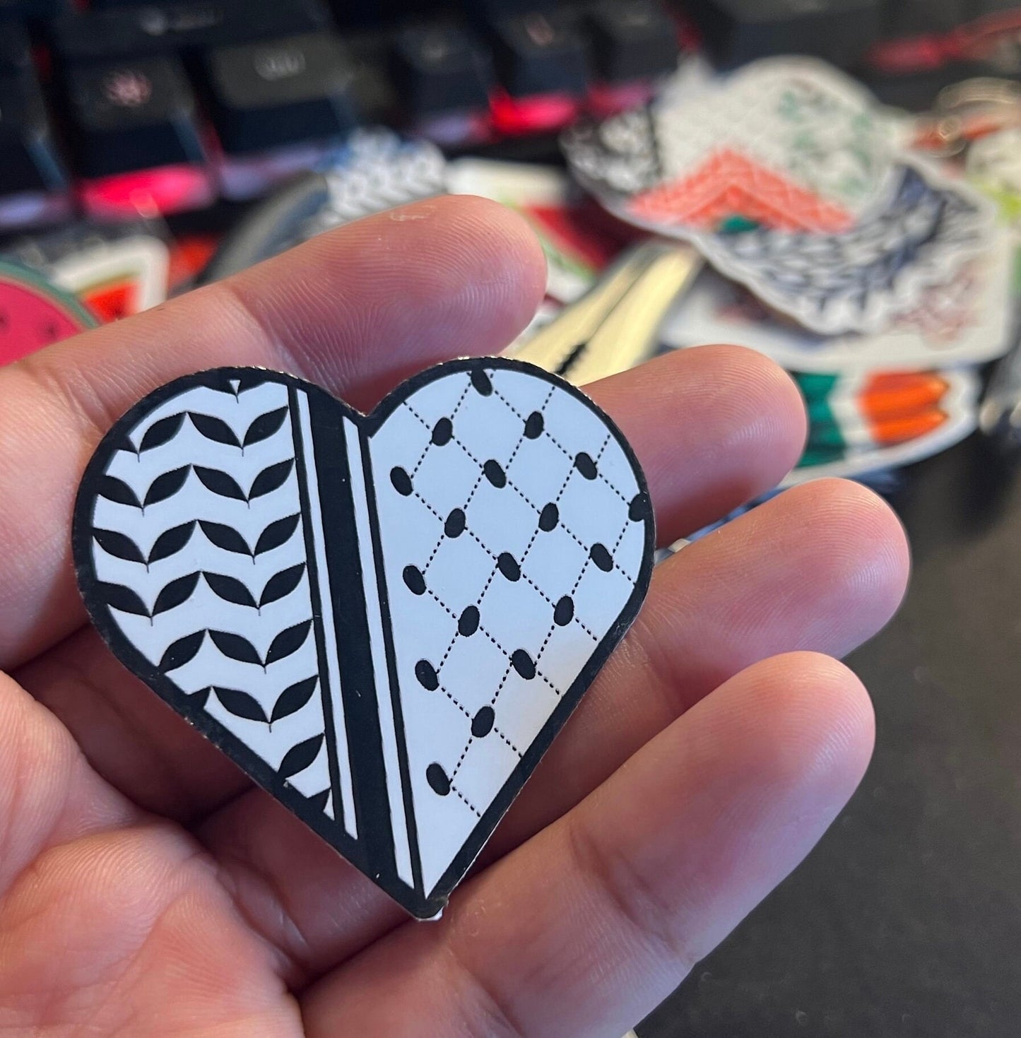 Keffiyeh Palestine Sticker – Black and White Vinyl Decal for Laptop, Bumper, Window, Bottle – Free Palestine Symbol - Heart Shape Decal