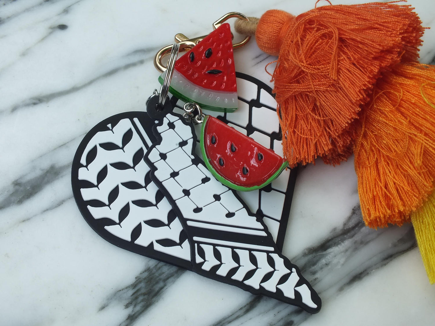 Acrylic Heart Keychain – Keffiyeh Pattern with Watermelon Charm – Pro Palestine Gift Idea in Solidarity with Gaza for Activists