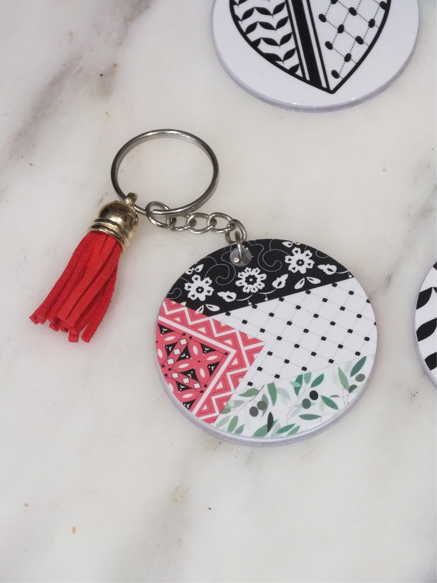Palestine Flag Keyring - Solidarity Keychain – Keffiyeh Heart and Watermelon Charms – Pro Palestine Symbol, Gift for Pro Palestinians