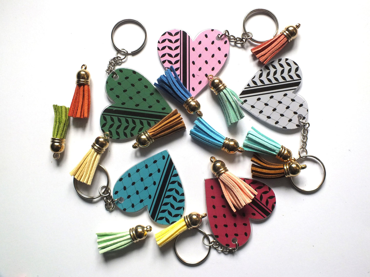 Keffiyeh Pattern Keyring - Acrylic Heart Keychain – Keffiyeh Embroidery Pattern with Watermelon Charms – Pro Palestine Gift Idea