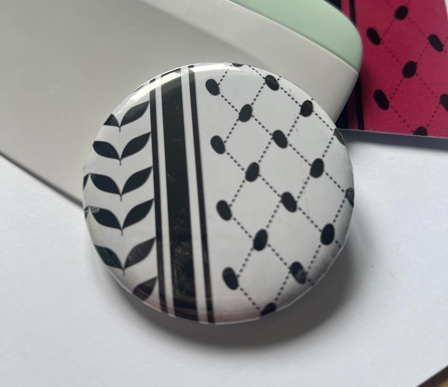 Palestine Flag Pin - % Proceeds Donated to Palestinian Charity - Show Your Solidarity and Support with these Pro Palestine Pins