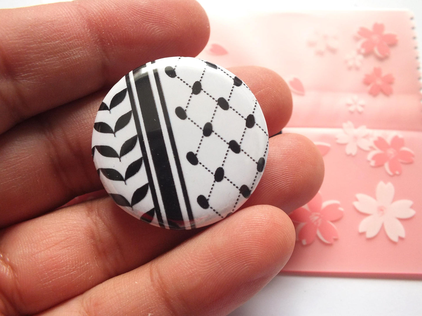 Pro Palestine Activist Pins – Flag & Keffiyeh Pin Supporting Palestine – Backpack or Jacket Accessory - Solidarity with Gaza