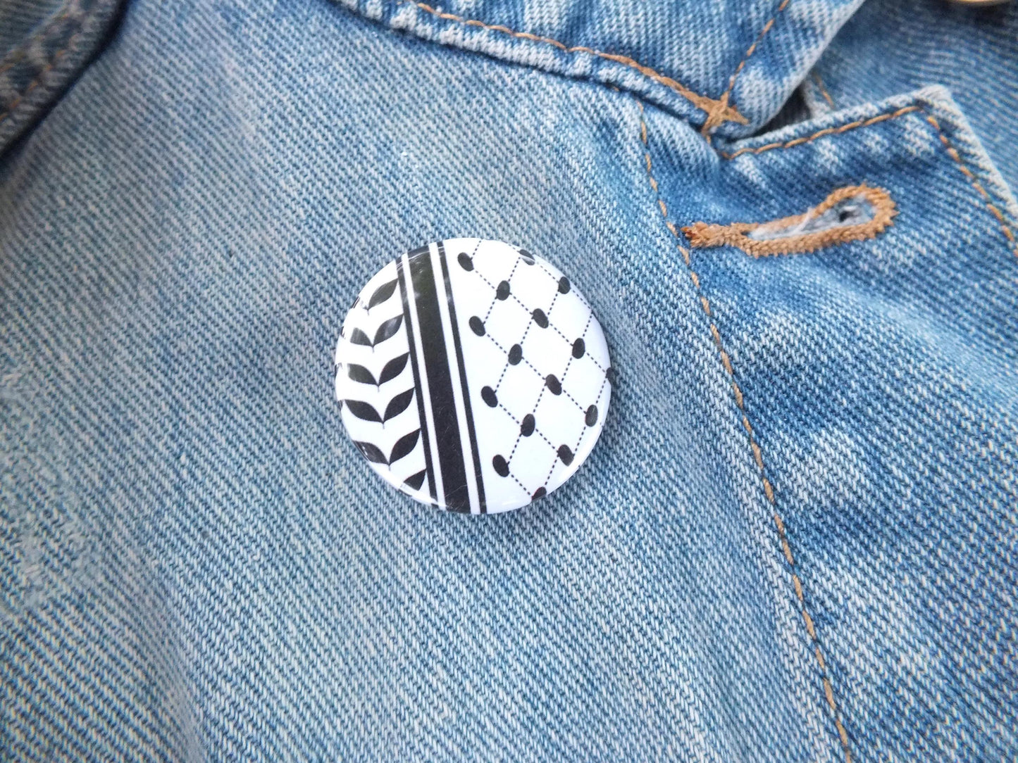 Round Palestine Solidarity Badge – Palestinian Flag and Keffiyeh Print – Perfect Activist Gift or Statement Pin - Proceeds to Gaza Charity