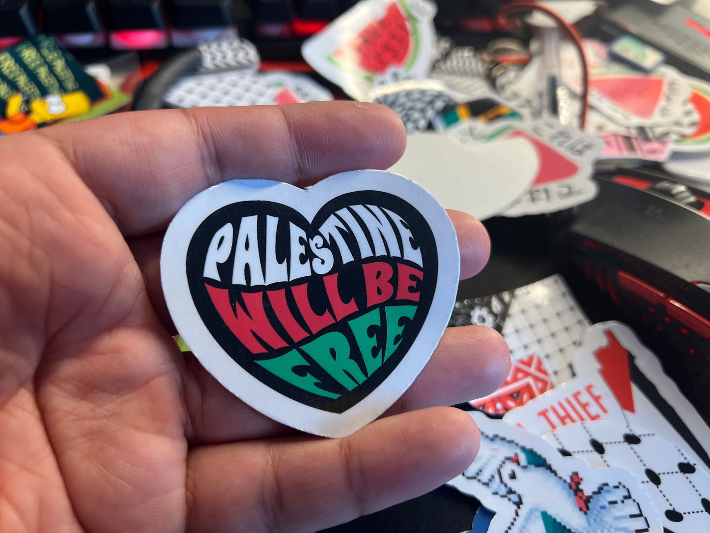 Free Palestine Sticker – Palestinian Flag Vinyl Decal for Journal, Car Window, Water Bottle, Laptop – Glossy Die Cut Love Heart Sticker