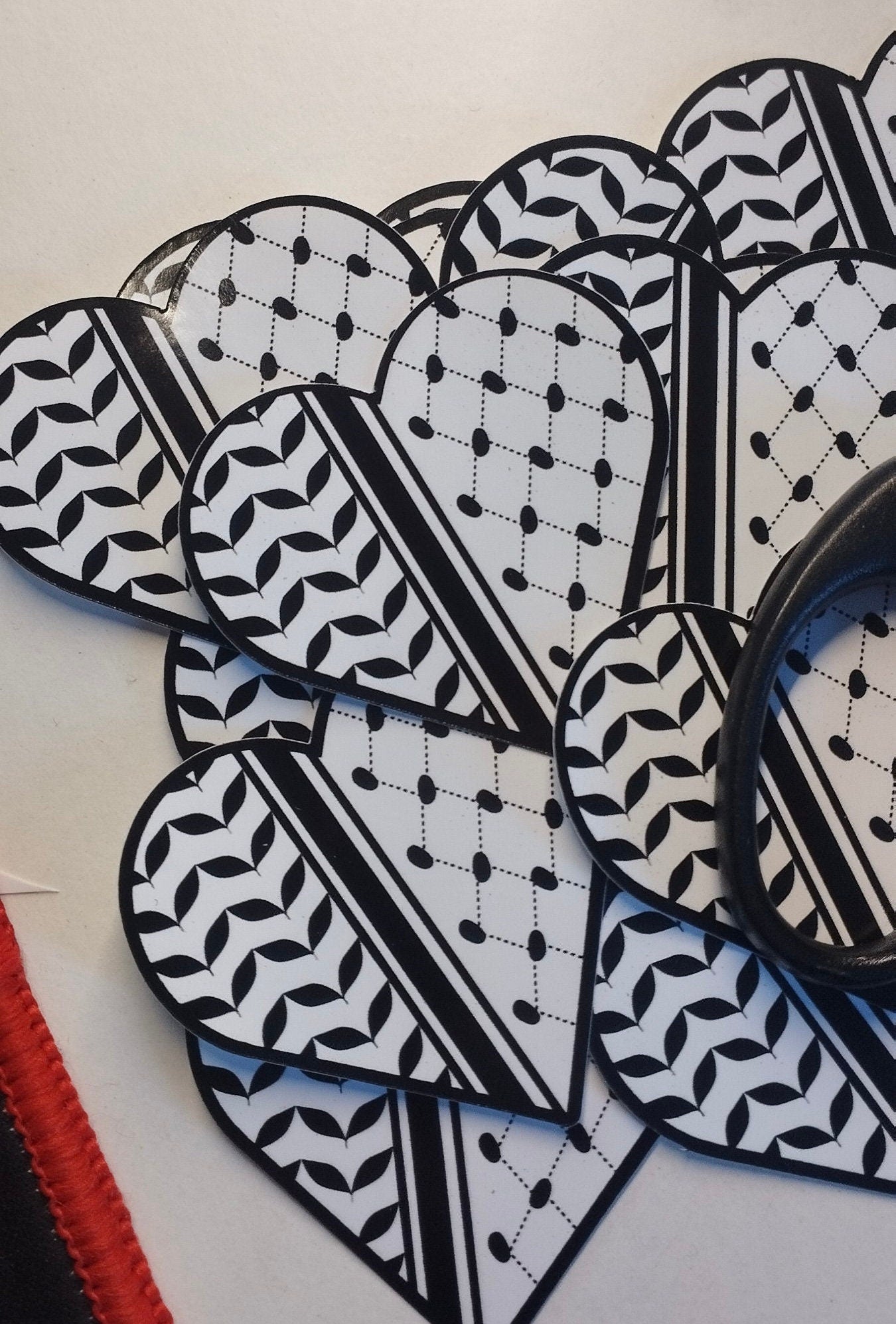Palestinian Keffiyeh Sticker – Glossy Vinyl Resistance Art for Laptop, Water Bottle, Car Bumper – Symbol of Solidarity and Support for Gaza
