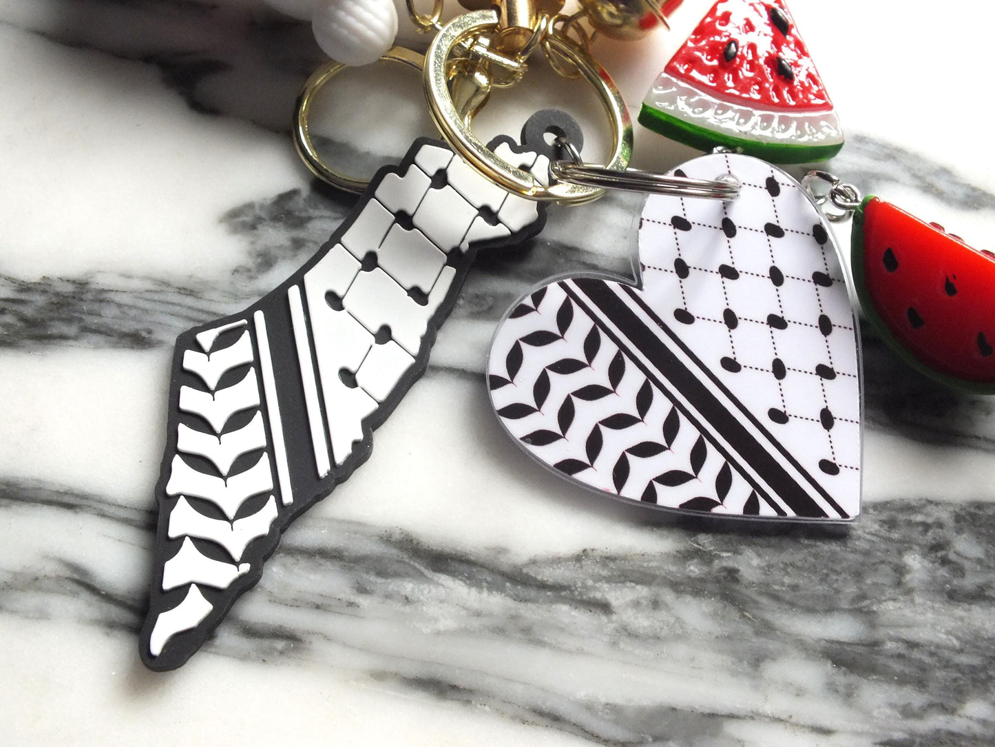 Palestinian Keyring with Love Heart Teddy Bear - Keffiyeh Pattern + Watermelon Enamel Charm – Gift for Supporter and Activists