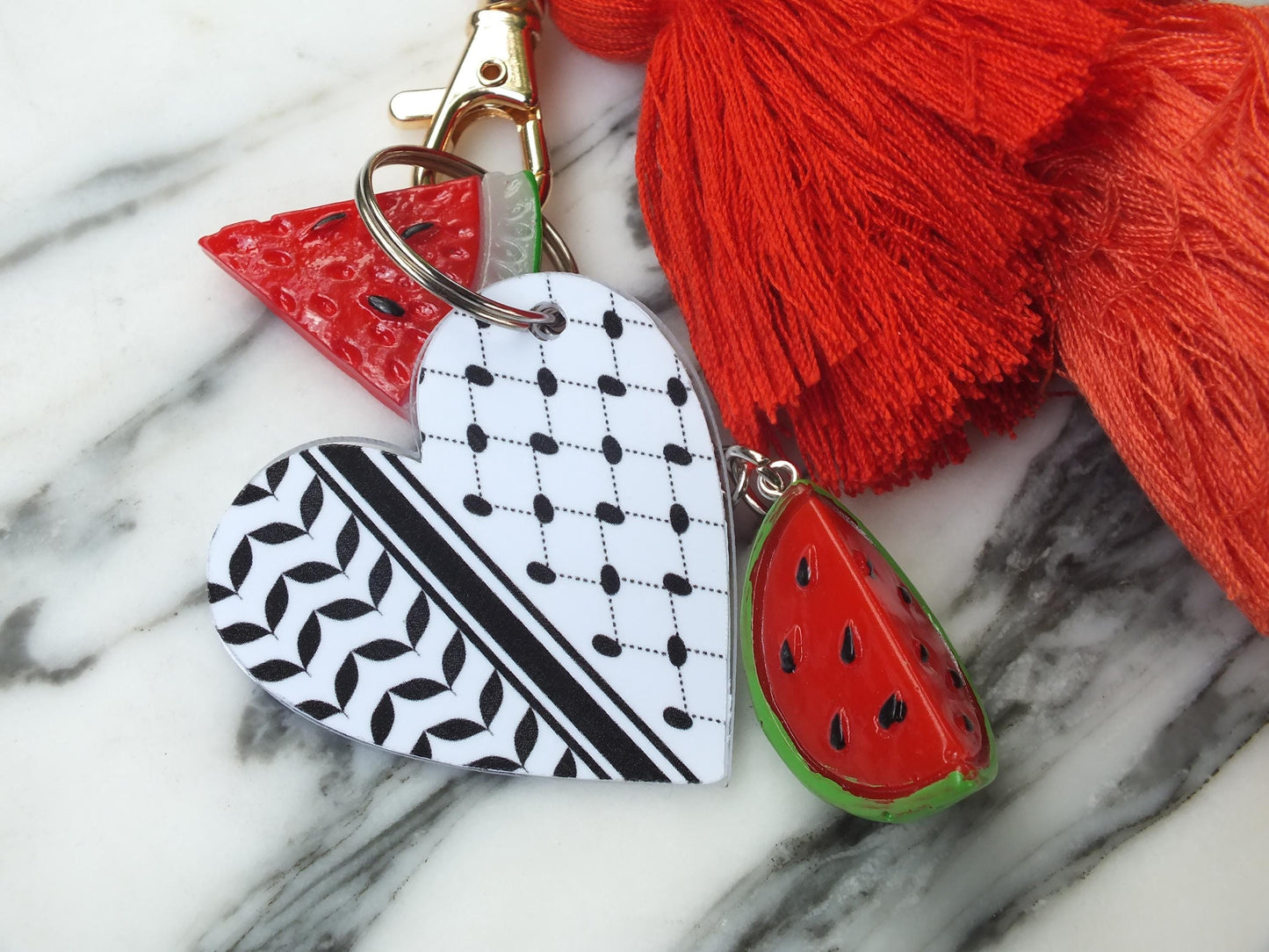 Acrylic Heart Keychain – Keffiyeh Pattern with Watermelon Charm – Pro Palestine Gift Idea in Solidarity with Gaza for Activists