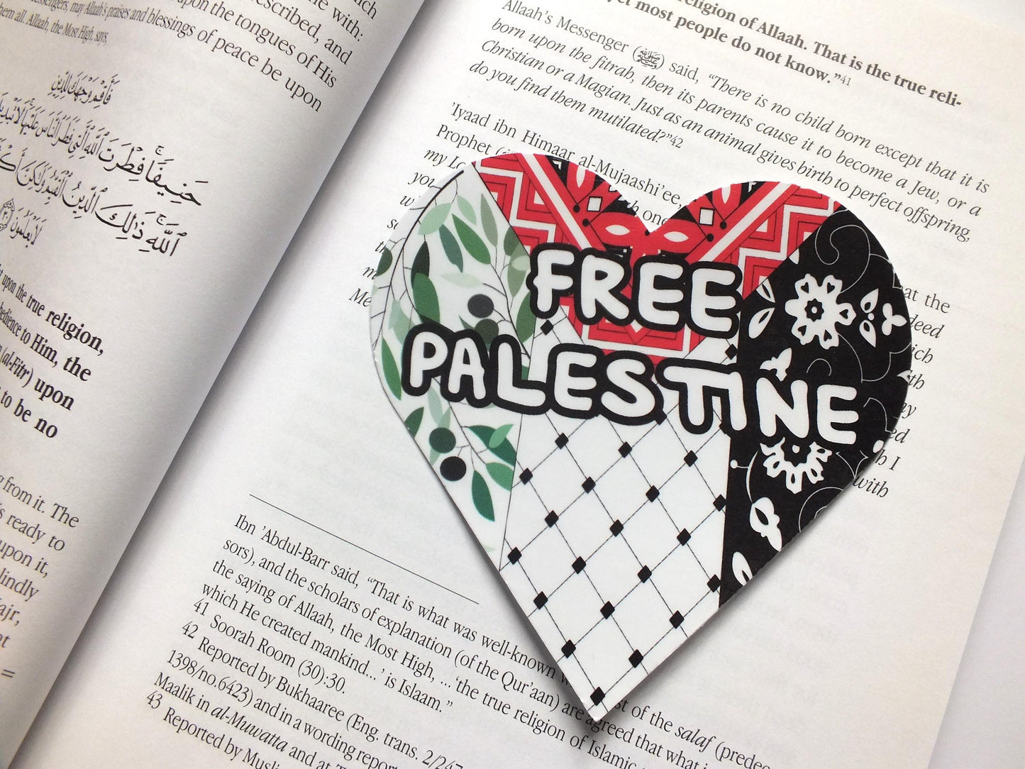 Political Activist Keffiyeh Sticker – Black & White Vinyl Decal for Journal, Water Bottle, iPad, Car Bumper – Palestine Solidarity Art