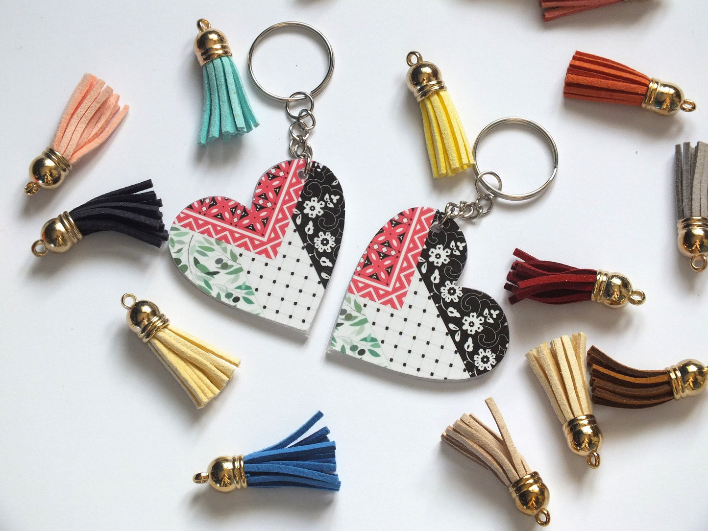 Palestinian Flag Keychain - Activist Keychain – Palestine Heart in Keffiyeh Print + 3D Watermelon Enamel Charms