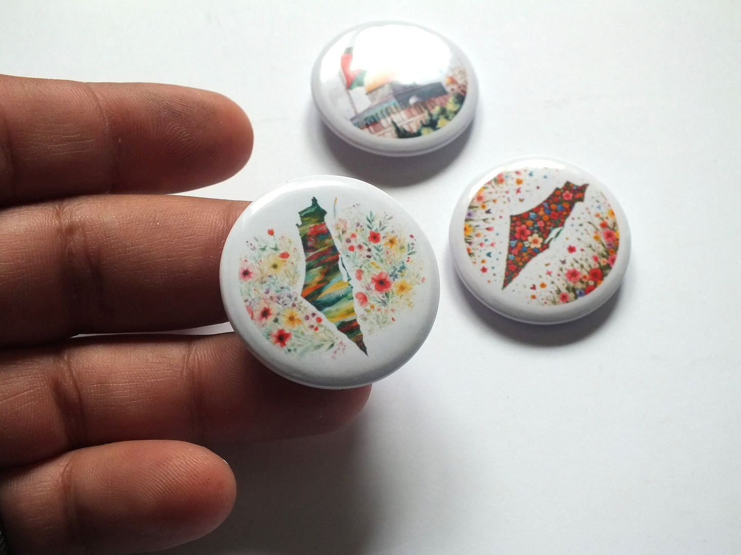Keffiyeh Pattern Pin for Gaza – Solidarity Badge for Palestine – Cultural Design for Clothing or Accessories - Backpack or Jacket Accessory
