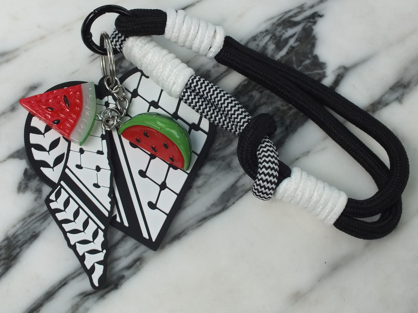 Palestine Watermelon Keyring - New Car Gift for Pro Palestinian - Keffiyeh Pattern with Watermelon Charm – Gaza Activist Gift Idea