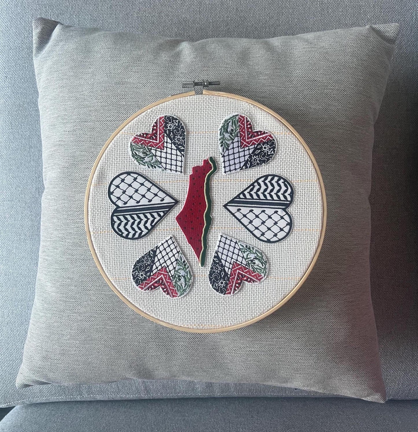Palestinian Patch Embroidery Hoop – 23cm Wall Art with Resistance Symbols, Keffiyeh Pattern & Cultural Motifs, Handmade Home Decor Gift