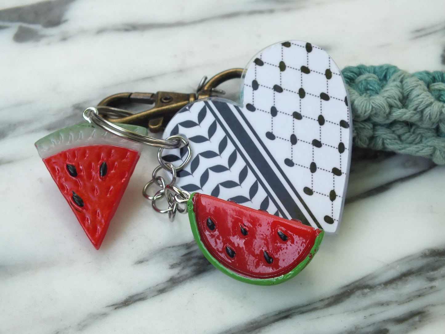 Palestine Keyring - Activist Keychain – Palestine Heart in Keffiyeh Print + Watermelon Symbol Charm - Gaza Solidarity Gift for Student