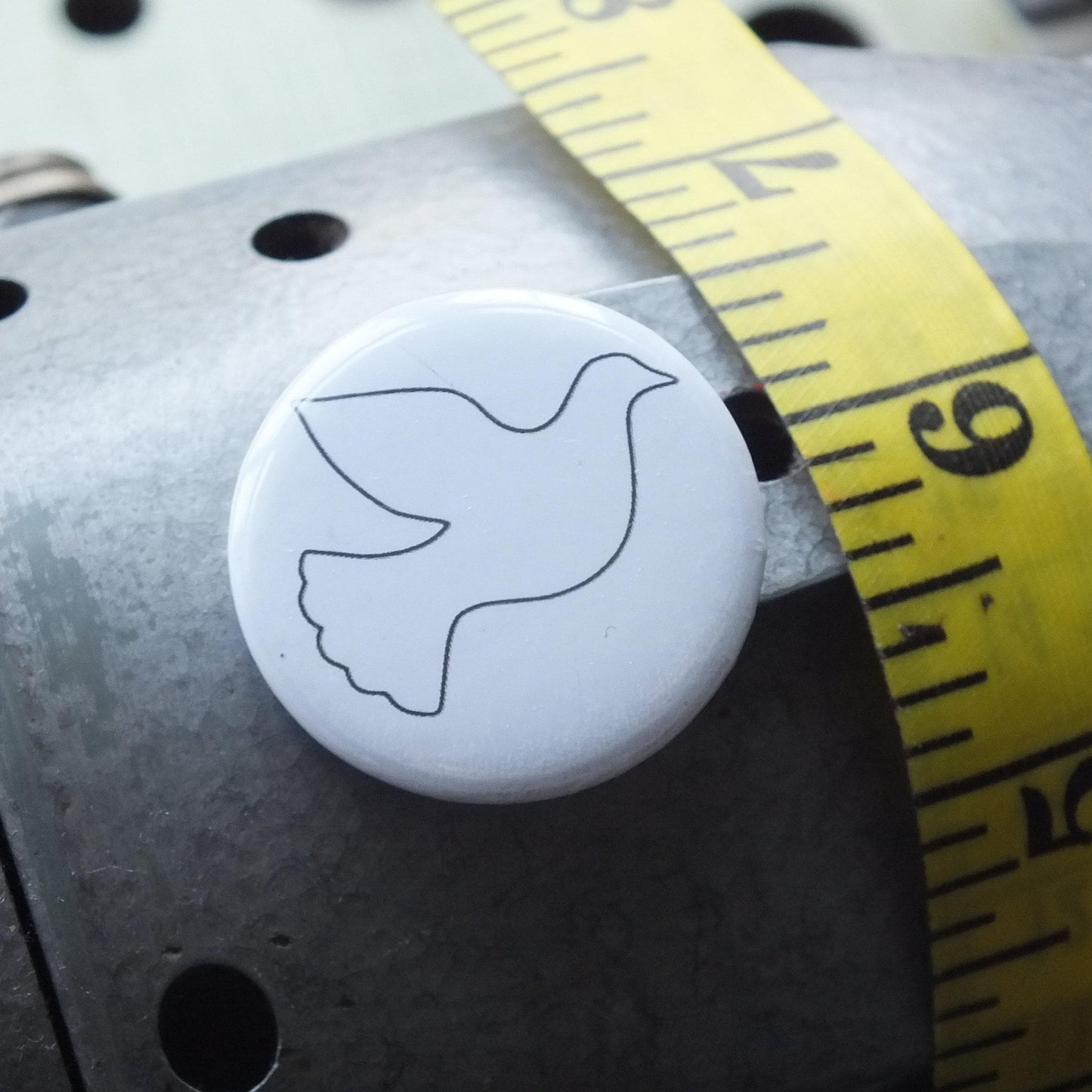Palestine Peace Pin – Dove and Keffiyeh Illustration on Metal Badge – Activist Statement in Solidarity and Support with Gaza