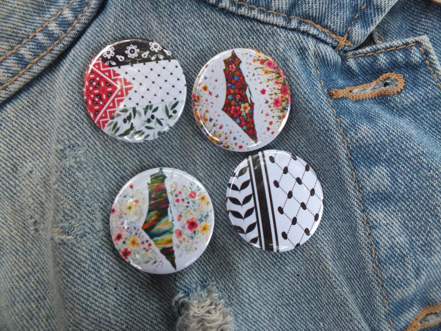 Keffiyeh Pattern Pin for Gaza – Solidarity Badge for Palestine – Cultural Design for Clothing or Accessories - Backpack or Jacket Accessory