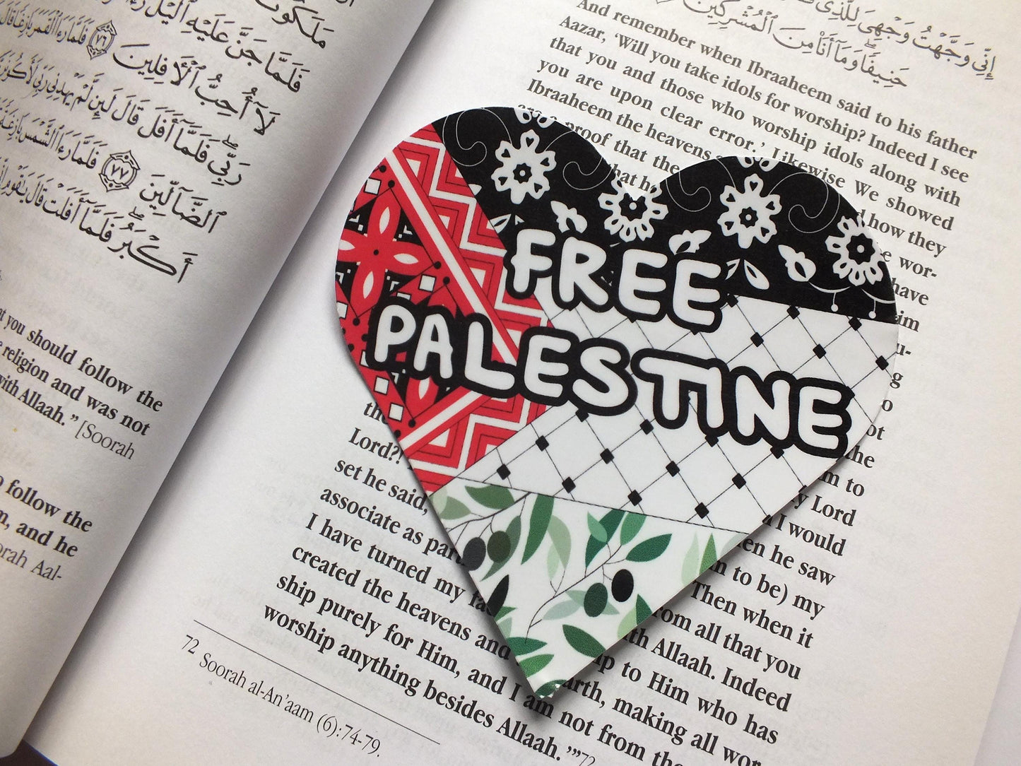 Keffiyeh Flag Love Heart Sticker – Palestinian Embroidery Pattern Decal for Laptop, Car Window, Phone Case – Glossy Resistance Icon for Gaza