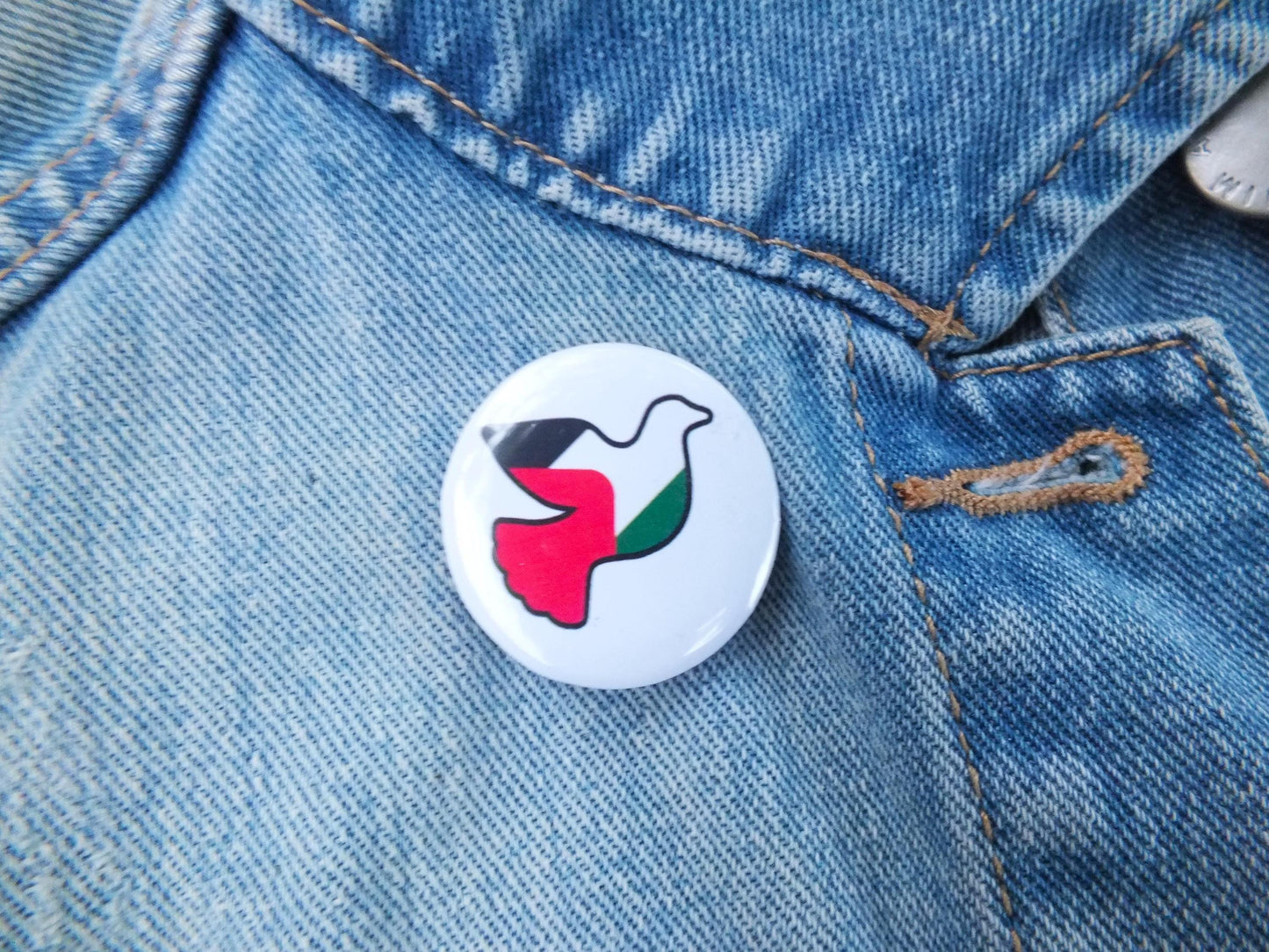 Round Palestine Solidarity Badge – Palestinian Flag and Keffiyeh Print – Perfect Activist Gift or Statement Pin - Proceeds to Gaza Charity