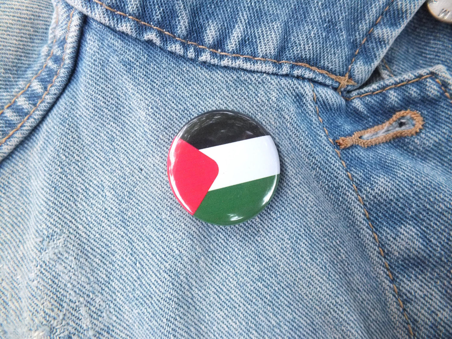 Round Palestine Solidarity Badge – Palestinian Flag and Keffiyeh Print – Perfect Activist Gift or Statement Pin - Proceeds to Gaza Charity