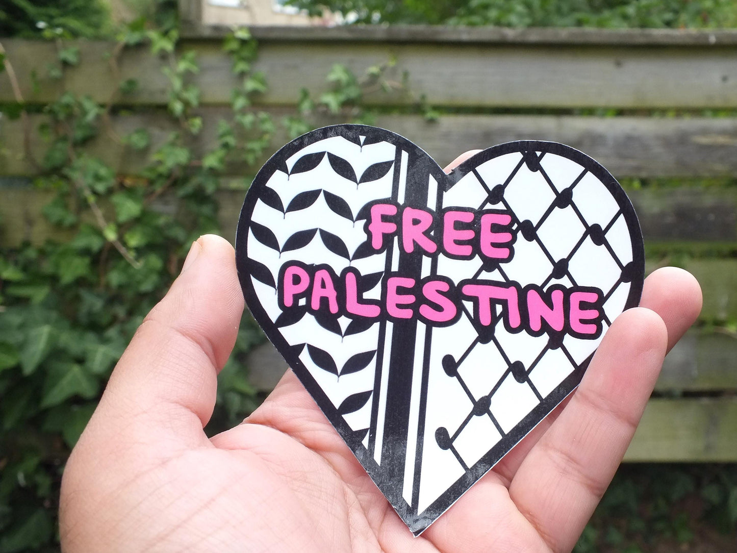 Free Palestine Love Heart Vinyl Decal - Black & White Glossy Vinyl Decal for Journal, Water Bottle, Phone – Gaza Solidarity Sticker