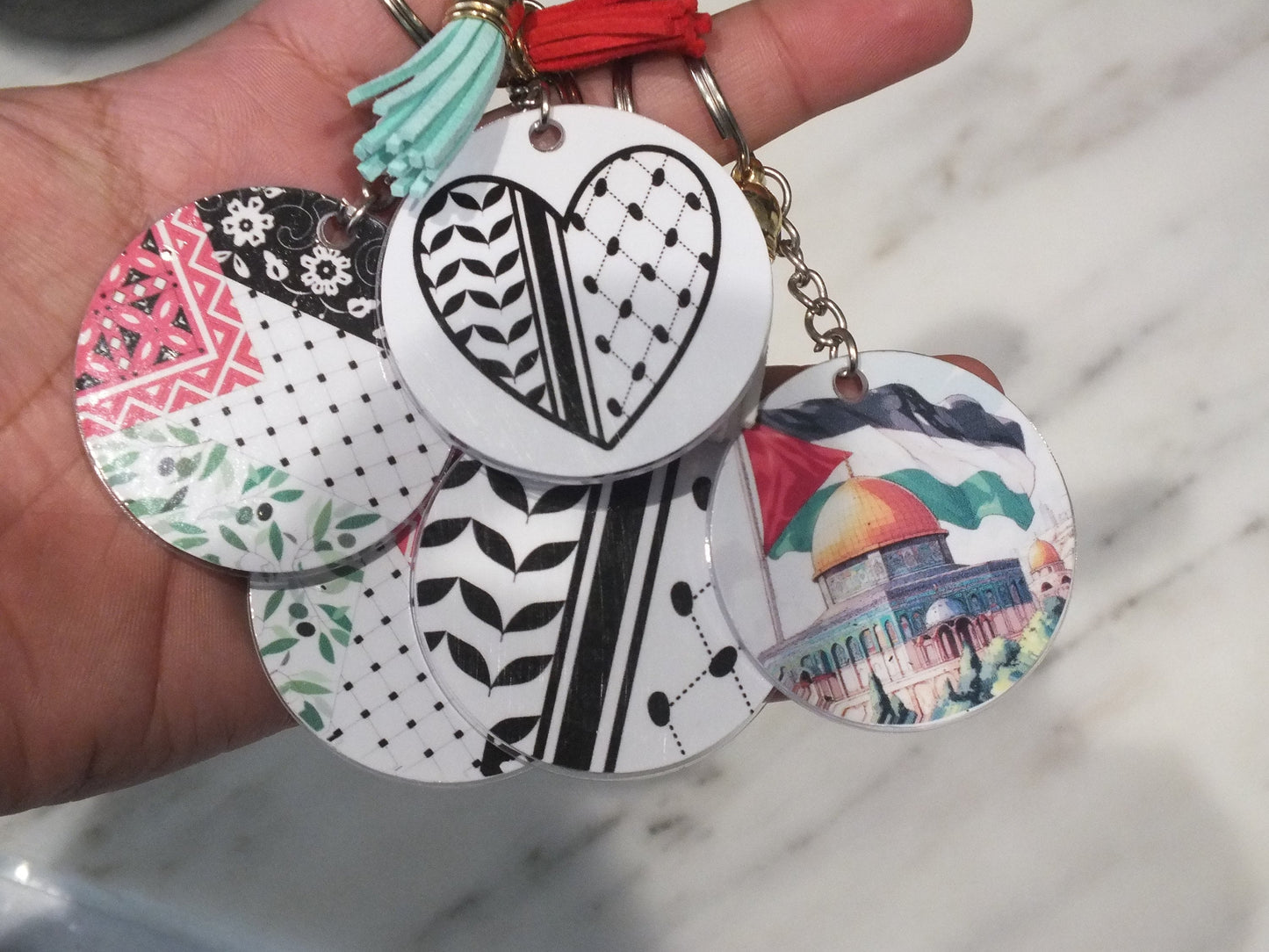 Palestine Flag Keyring - Solidarity Keychain – Keffiyeh Heart and Watermelon Charms – Pro Palestine Symbol, Gift for Pro Palestinians