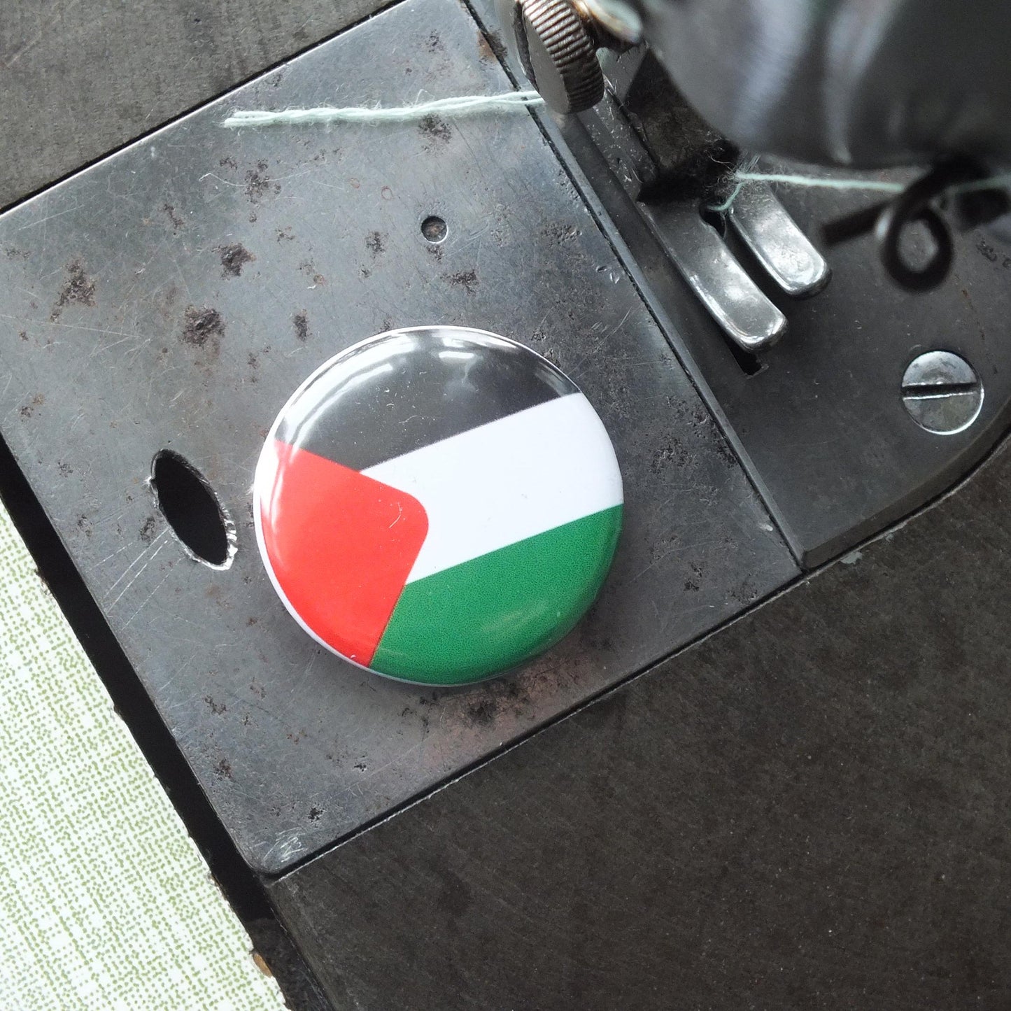 Free Palestine Button Badges - Flag of Palestine Pin for Pro Palestinian Activist - Solidarity Gift for Supporters