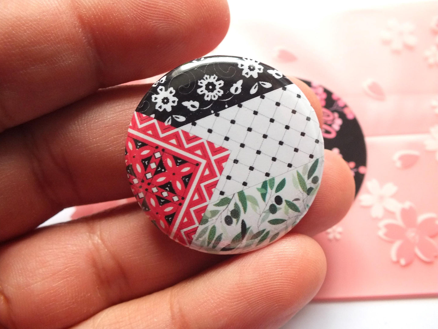 Pro Palestine Activist Pins – Flag & Keffiyeh Pin Supporting Palestine – Backpack or Jacket Accessory - Solidarity with Gaza