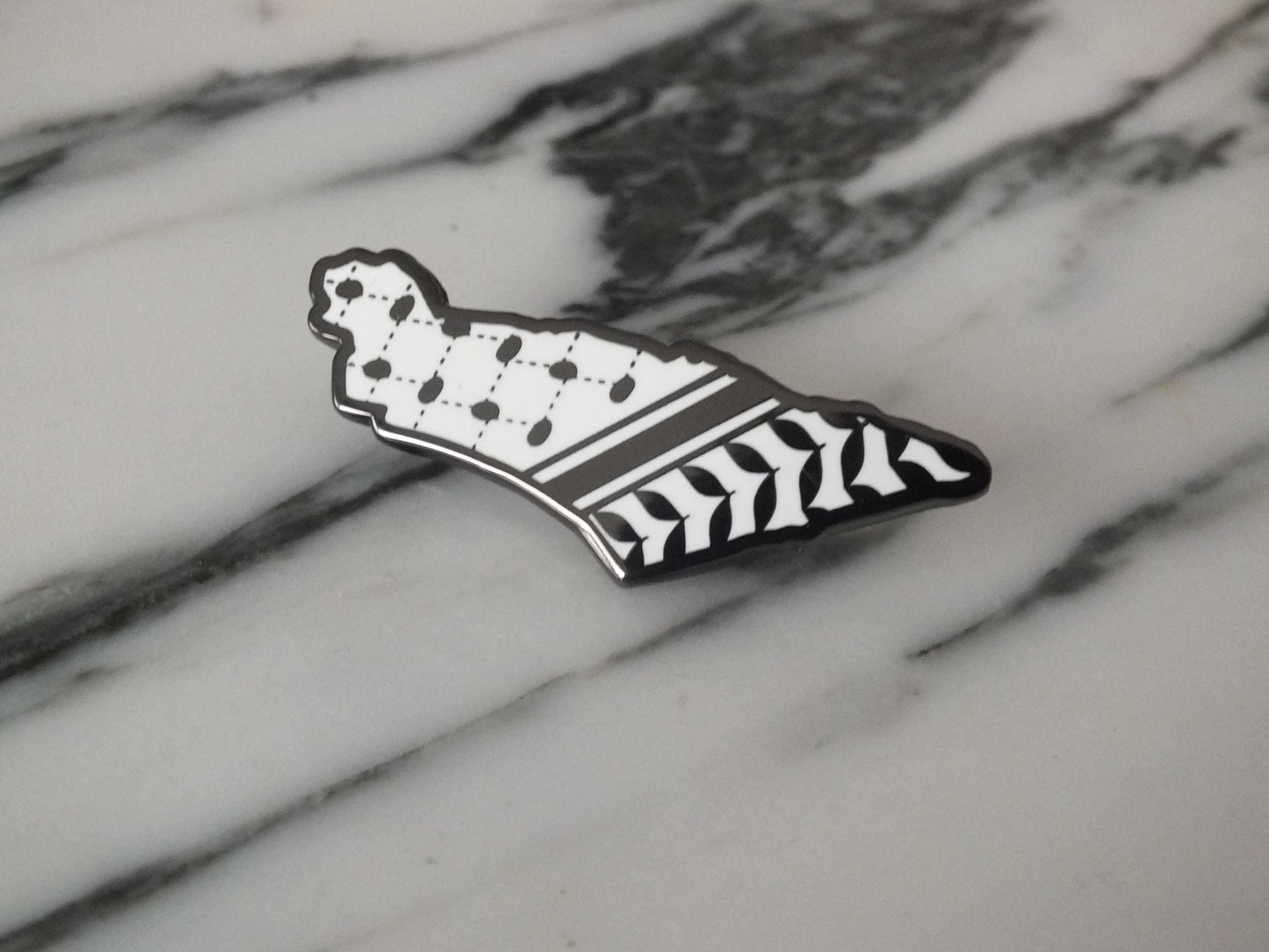 Palestine Map Enamel Pin – Glossy Keffiyeh Pattern Metal Pin - Protest Art Pin for Activists Supporters in Solidarity with Gaza