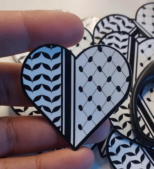 Keffiyeh Palestine Sticker – Black and White Vinyl Decal for Laptop, Bumper, Window, Bottle – Free Palestine Symbol - Heart Shape Decal