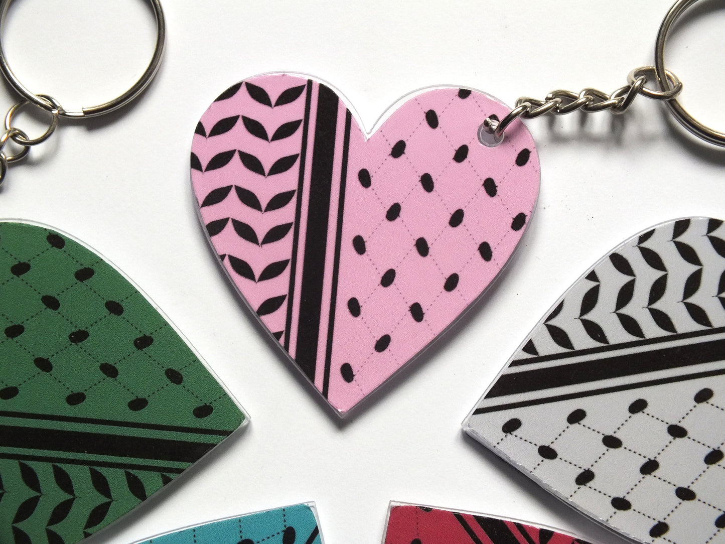 Keffiyeh Pattern Keyring - Acrylic Heart Keychain – Keffiyeh Embroidery Pattern with Watermelon Charms – Pro Palestine Gift Idea