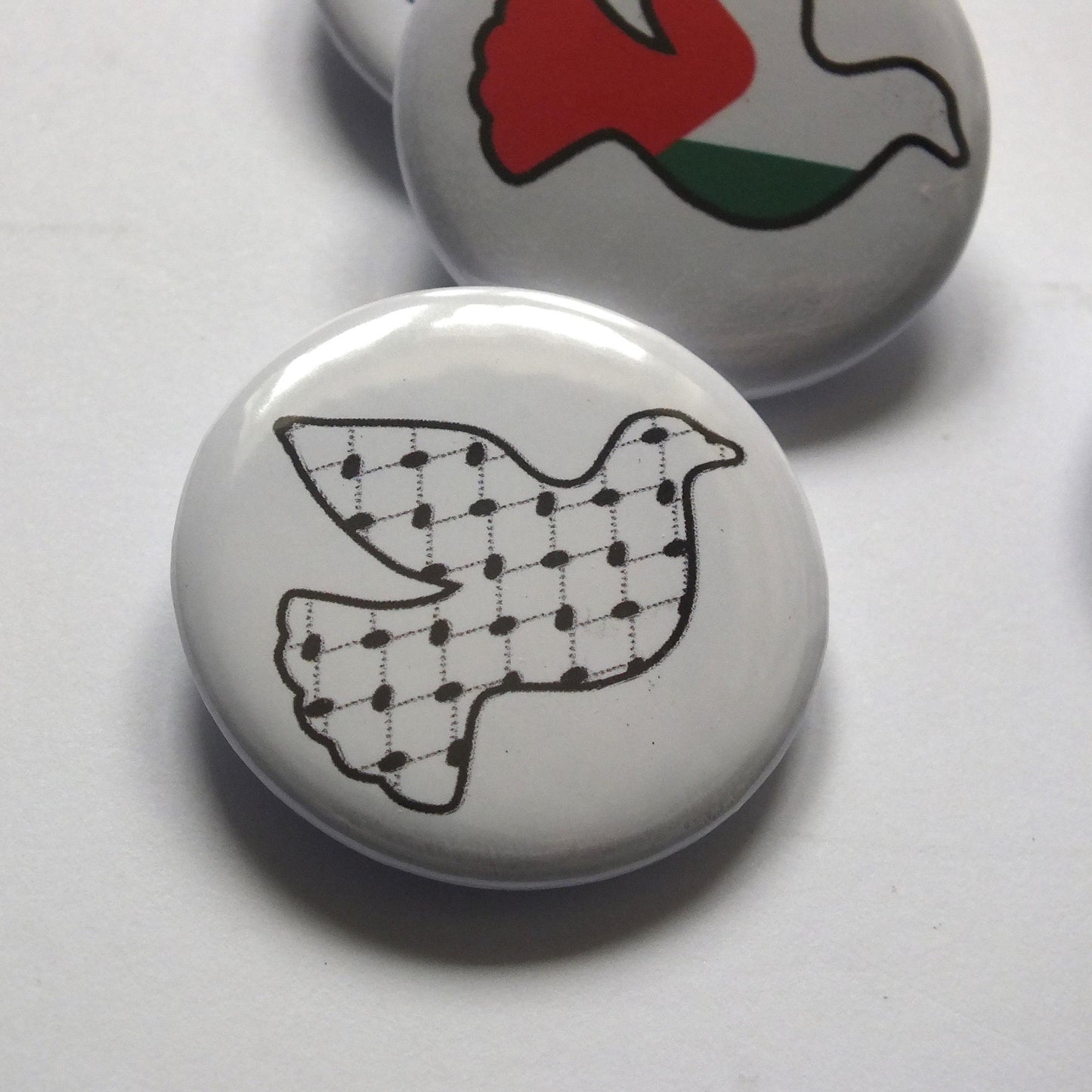 Peace Dove Keffiyeh Pin – Palestine Solidarity Badge for Jacket, Bag or Gift – Gaza Protest Accessory - Pride Badge for Activists Supporters