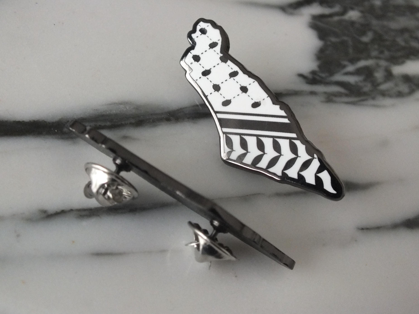 Palestine Map Enamel Pin – Glossy Keffiyeh Pattern Metal Pin - Protest Art Pin for Activists Supporters in Solidarity with Gaza