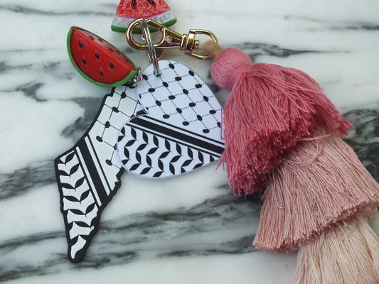 Acrylic Heart Keychain – Keffiyeh Pattern with Watermelon Charm – Pro Palestine Gift Idea in Solidarity with Gaza for Activists