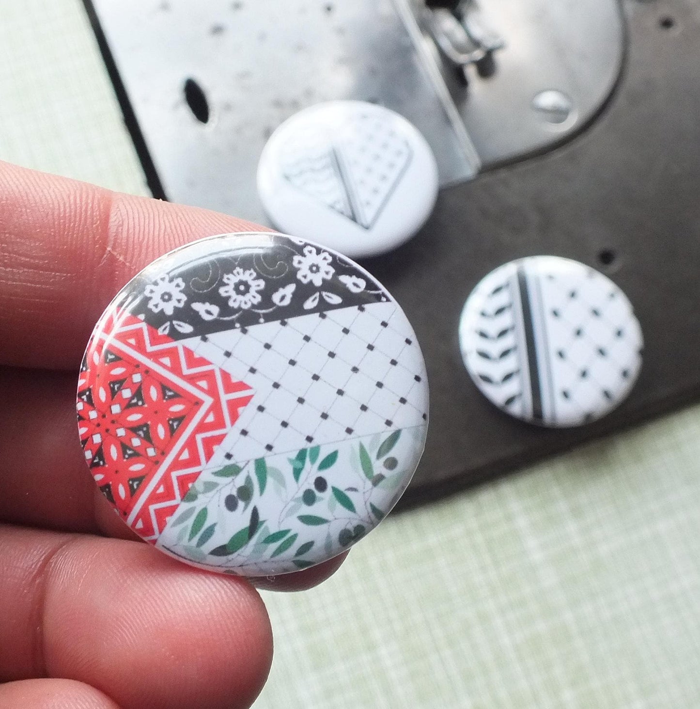 Heart-Shaped Palestine Flag Badge – Protest Art Pin for Activists & Supporters - Durable Vinyl Metal Design for Clothing or Backpack