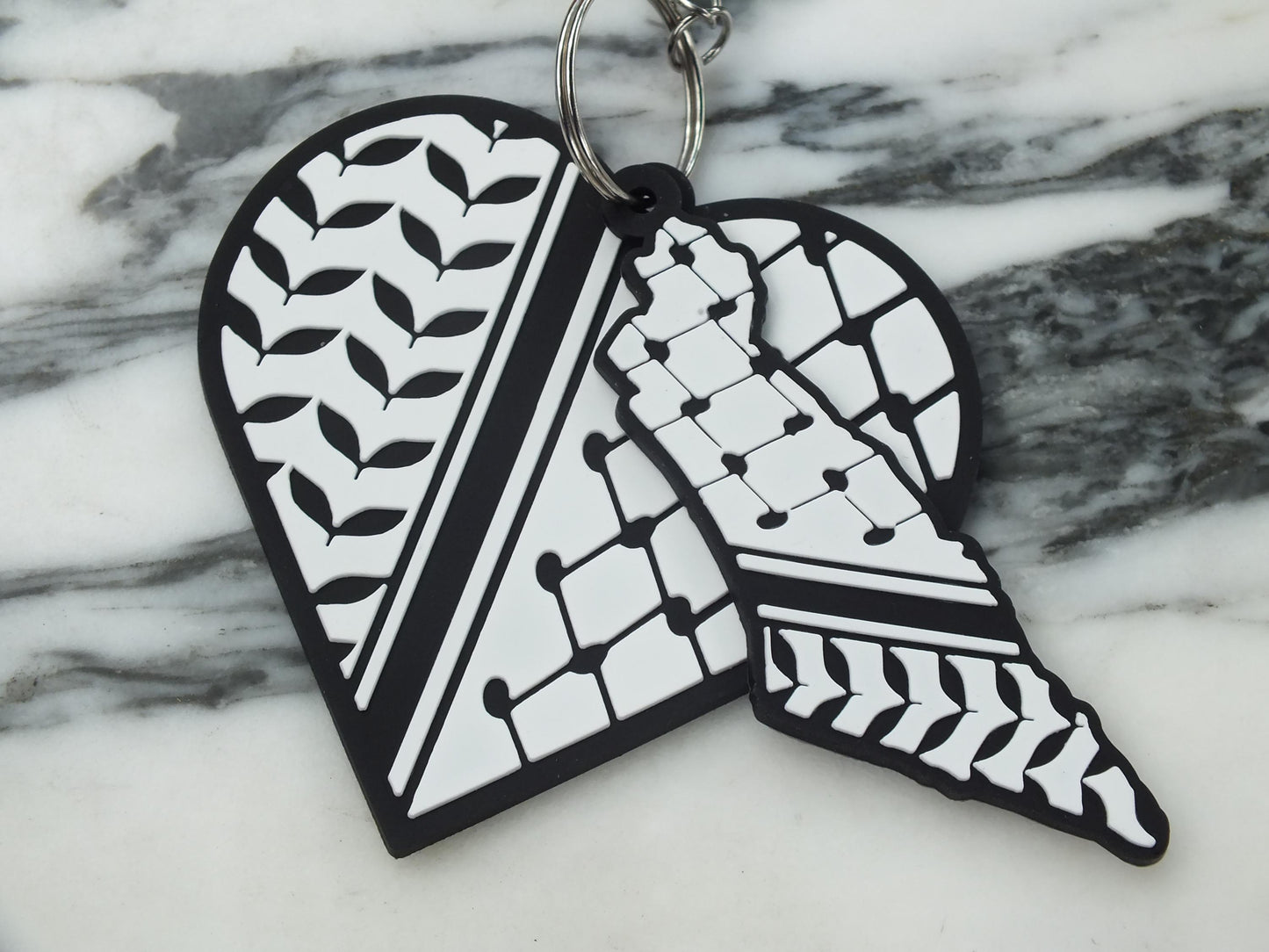 Keffiyeh Print Keyring - Heart & Watermelon Keychain – Palestine Support Gift with Keffiyeh Art - Solidarity with Gaza Gift for Activists