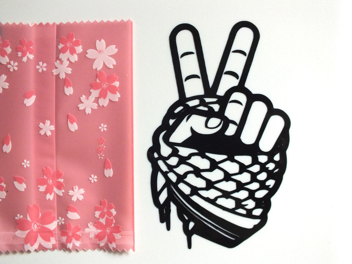 Palestine Keffiyeh Car Vinyl Decal - Resistance Art for Laptop, Water Bottle, Car Windscreen – Symbol of Solidarity with Proceeds to Gaza