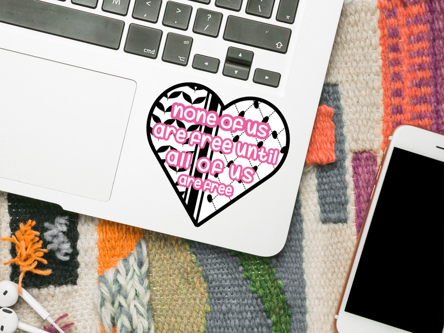 Symbolic Glossy Keffiyeh Sticker – Free Palestine Art for Car, Laptop, Bottle – Durable Heart Shape Vinyl Decal for Gaza Activist