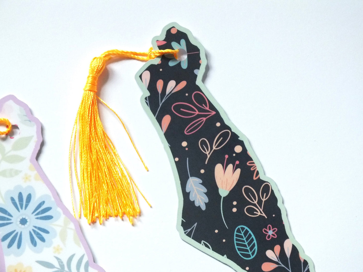 Palestine Support Bookmark – Keffiyeh Embroidery Print – Handmade Gift for Activist Readers - Pro Palestine Gift for Book Lover