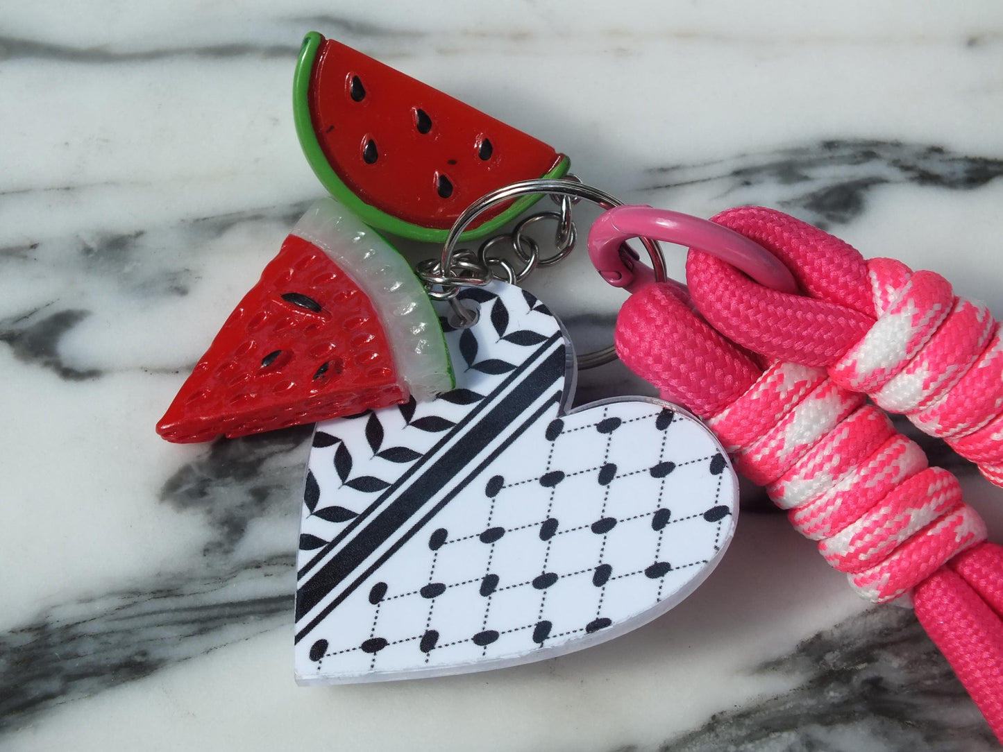 Palestine Watermelon Keyring - New Car Gift for Pro Palestinian - Keffiyeh Pattern with Watermelon Charm – Gaza Activist Gift Idea