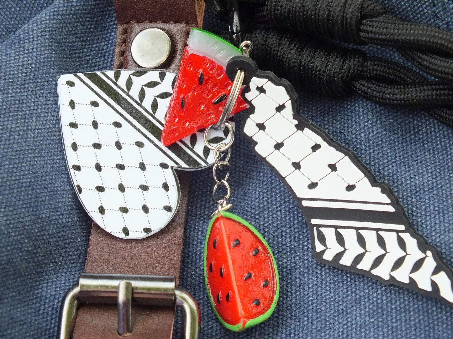 Palestine Watermelon Keyring - New Car Gift for Pro Palestinian - Keffiyeh Pattern with Watermelon Charm – Gaza Activist Gift Idea