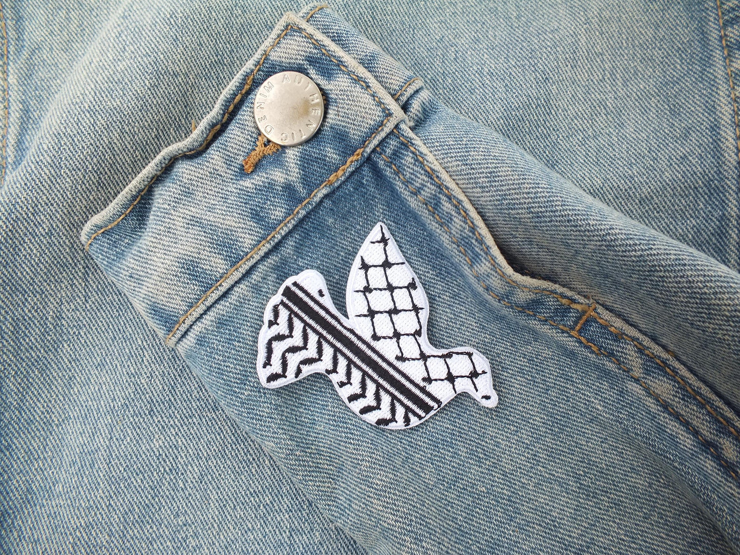 Black & White Heart Shape Keffiyeh Patch – Palestine Resistance Embroidery – Iron-On or Velcro Gift for Pro Palestinian Activist
