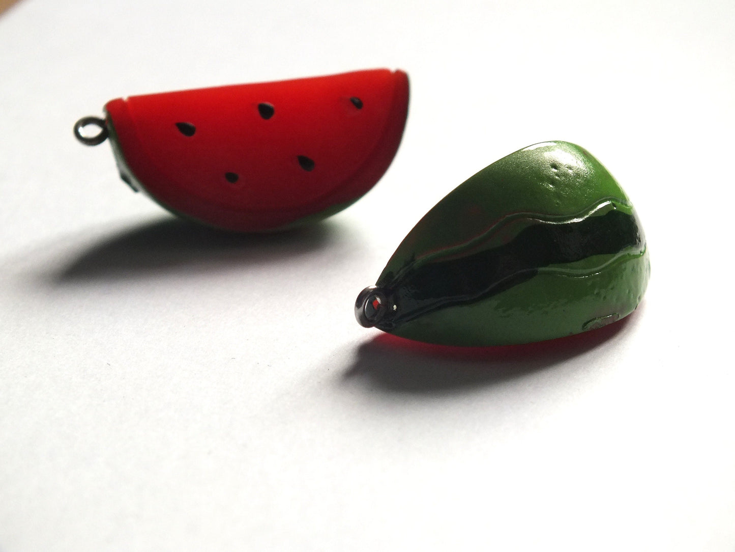 Keffiyeh Pattern Keyring - Acrylic Heart Keychain – Keffiyeh Embroidery Pattern with Watermelon Charms – Pro Palestine Gift Idea