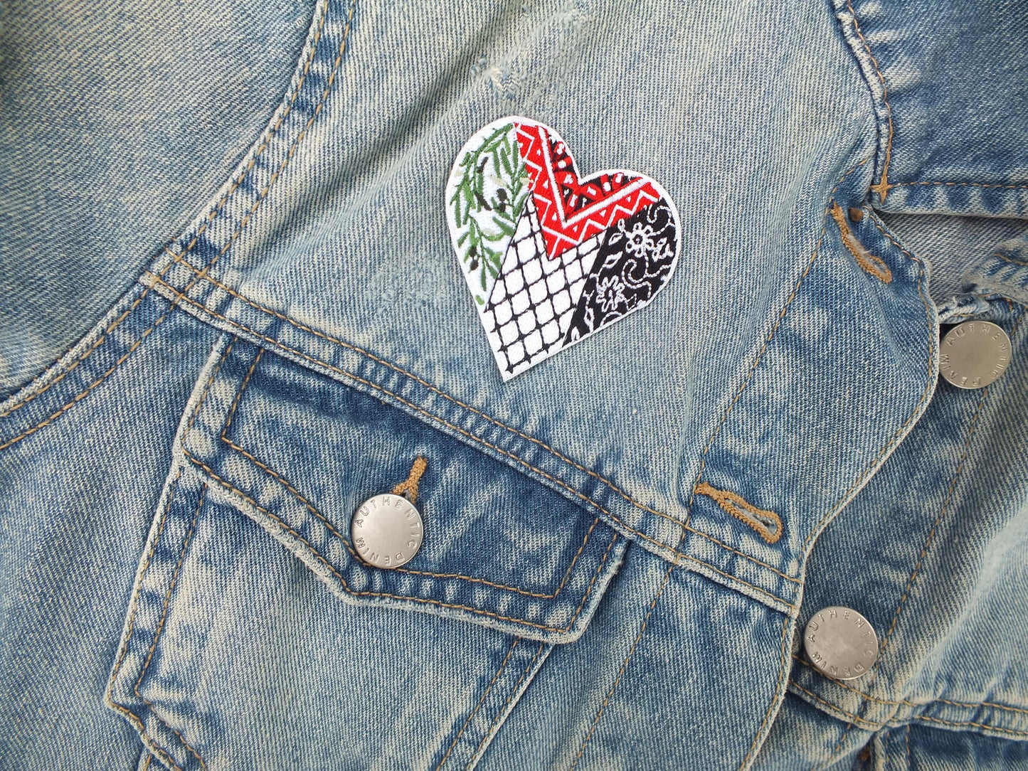 Iron-On Patch – Keffiyeh Pattern Supporting Palestine – Handmade Embroidery Statement Accessory - Pro Palestine Gift - Peace Dove Patch