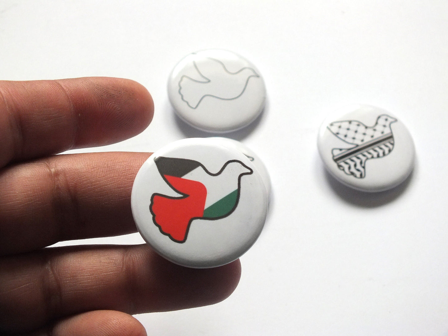 Peace Dove Keffiyeh Pin – Palestine Solidarity Badge for Jacket, Bag or Gift – Gaza Protest Accessory - Pride Badge for Activists Supporters