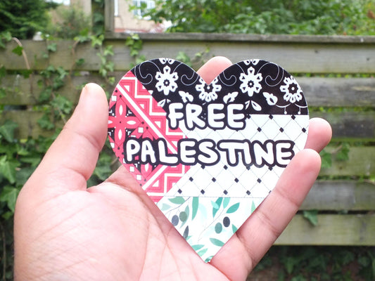 Keffiyeh Flag Love Heart Sticker – Palestinian Embroidery Pattern Decal for Laptop, Car Window, Phone Case – Glossy Resistance Icon for Gaza