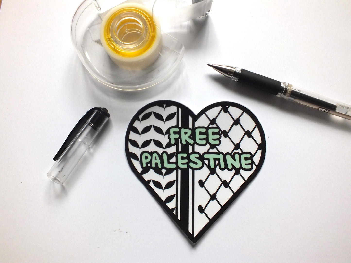 Symbolic Keffiyeh Sticker – Minimalist Free Palestine Vinyl Art for Car Bumper, Laptop, Water Bottle – Durable Glossy Vinyl Decal