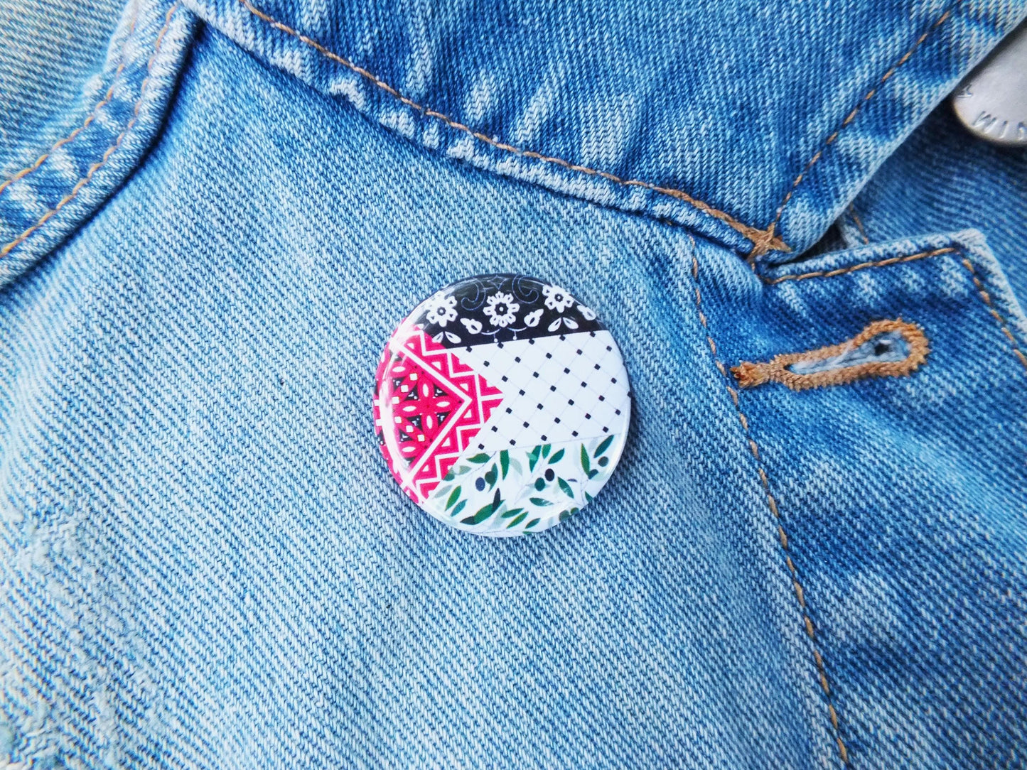 Round Palestine Solidarity Badge – Palestinian Flag and Keffiyeh Print – Perfect Activist Gift or Statement Pin - Proceeds to Gaza Charity