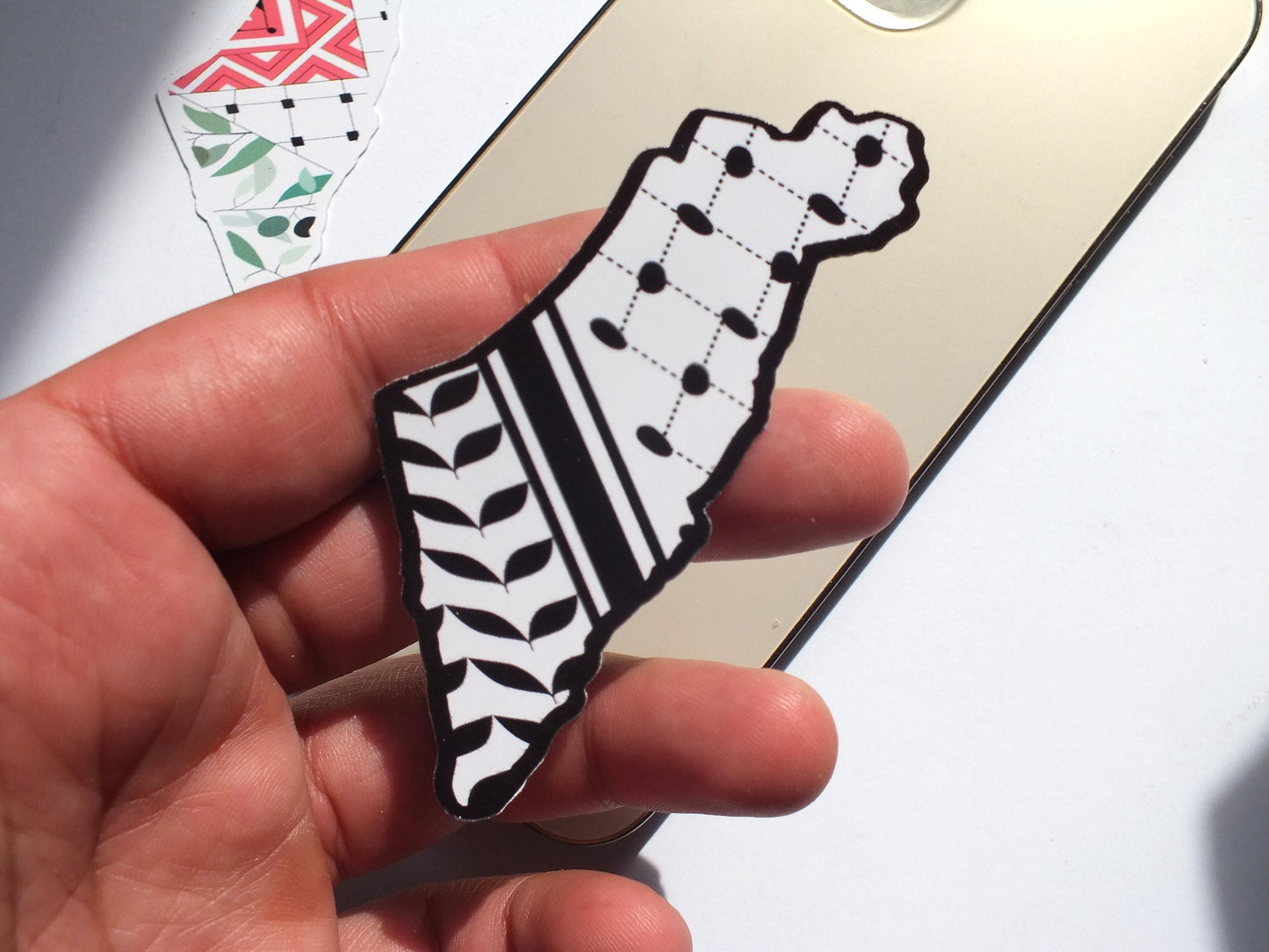 Keffiyeh Pattern Sticker – Free Palestine Vinyl Decal for iPhone, Laptop, Journal, Notebook, Car Windscreen – Palestine Embroidery Pattern